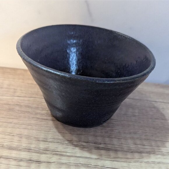 Handcrafted Ceramic Studio Pottery Bowl signed Kiuttz  5x3" Farmhouse - Picture 1 of 10